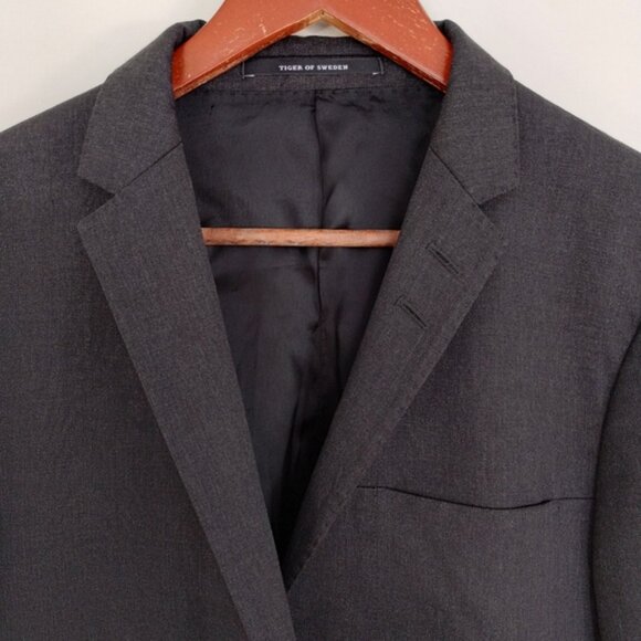 Tiger of Sweden Hoyt Blazer Size 40 Gray Two Button Lined Wool Classic Office - Picture 2 of 16